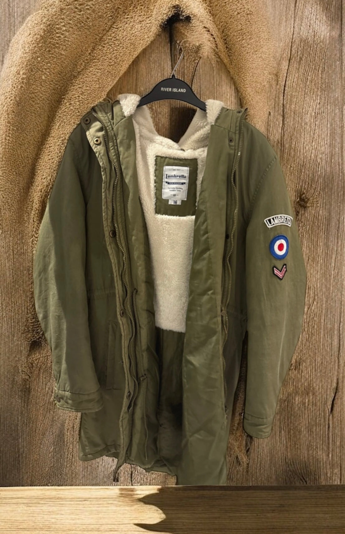 Coats & Jackets
